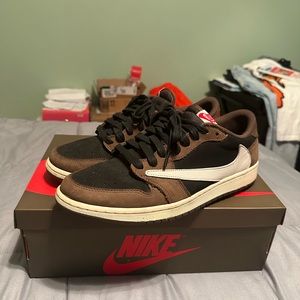 Travis Scott x Air Jordan 1 Low’ Mocha’